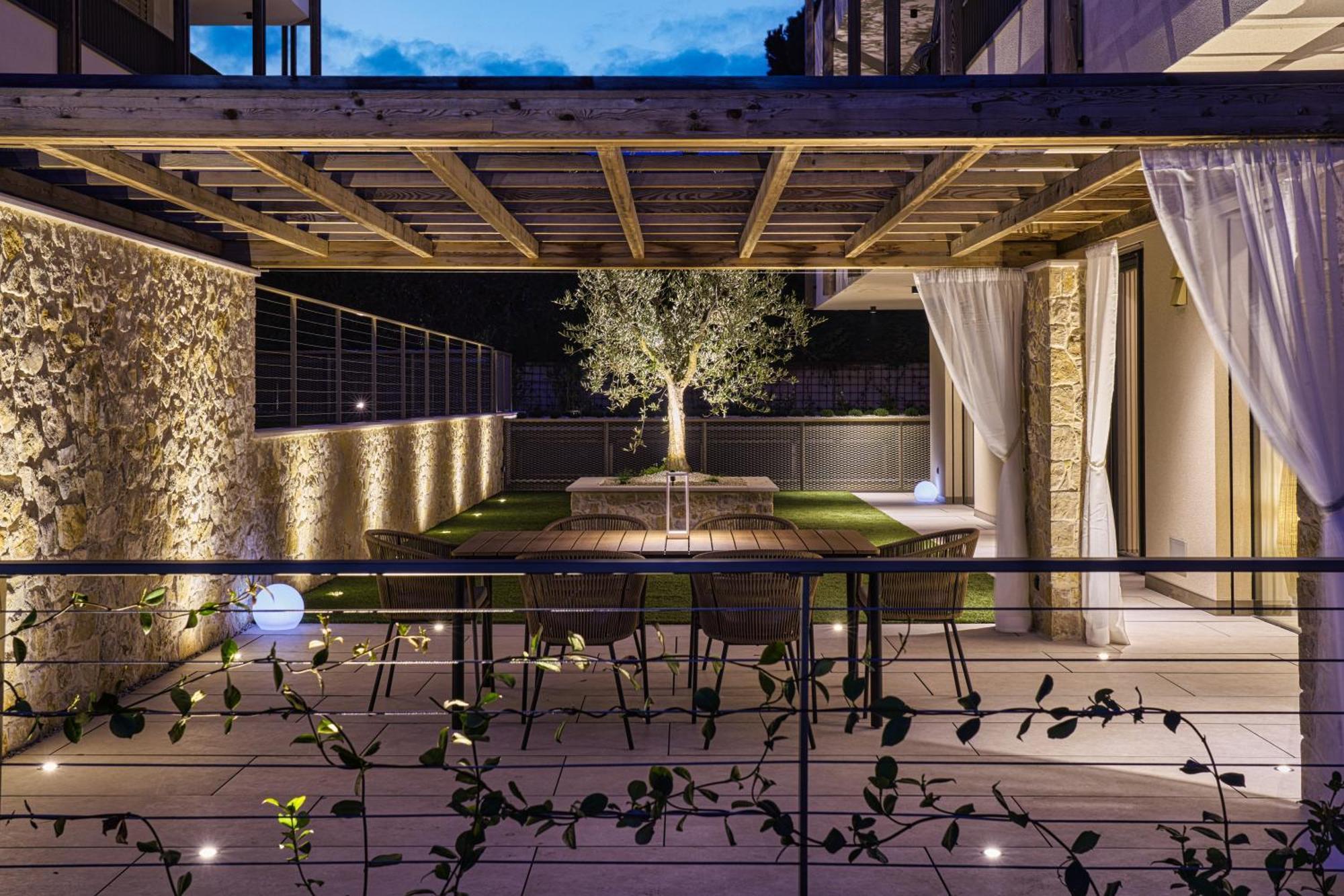 Salvatorehomes - Pure Luxury In The Centre Of Bardolino With Pool & Private Garden - Casa Olivia - A 5 Star Luxury Collection At Lake Garda Exterior foto